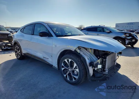 2022 Ford Mustang Mach-E Premium из США, поврежденный, VIN 3FMTK3SU1NMA55761